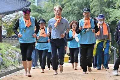 광주 서구 ‘맨발로 100세까지’, 걷기 선도도시 조성 가속