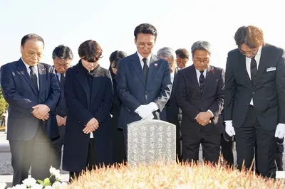 강기정 광주시장, 김민석 국무총리와 국립5‧18민주묘지 참배