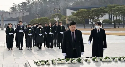 광주 서구의회, 5·18 민주묘지 참배…“민주영령 뜻 이어가겠다”