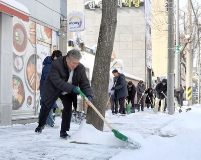 영광군 전 직원 대설 한파 대응, 밤샘 제설로 군민 안전 확보