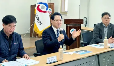 한국노총 광주본부 방문한 김영록 지사 "노동계 의견, 통합정책에 반영"