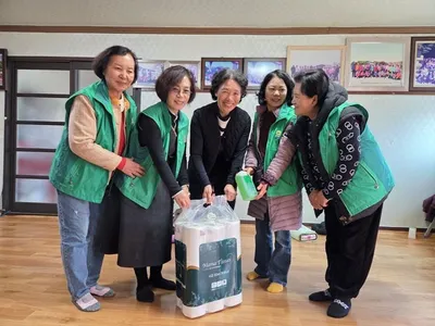 신안 증도면 새마을회, 헌옷경진대회 상금으로 지역 어르신 맞춤형 나눔 실천