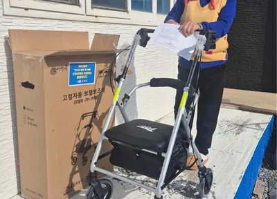 신안군, 어르신 이동 돕는  ‘노인 보행보조차 지원 사업’ 확대