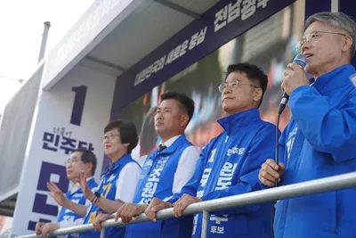 민형배 완도서 우홍섭 지원… 전 군민 20만원 기본소득·전복산업 지원 협력