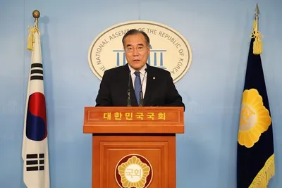 스타벅스 5·18 탱크데이 논란 확산 “광주 신세계 사업 재검토해야”