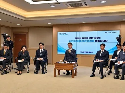 민형배 취임 100일 도시철도·국립의대·조직개편 논란에 직접 답했다